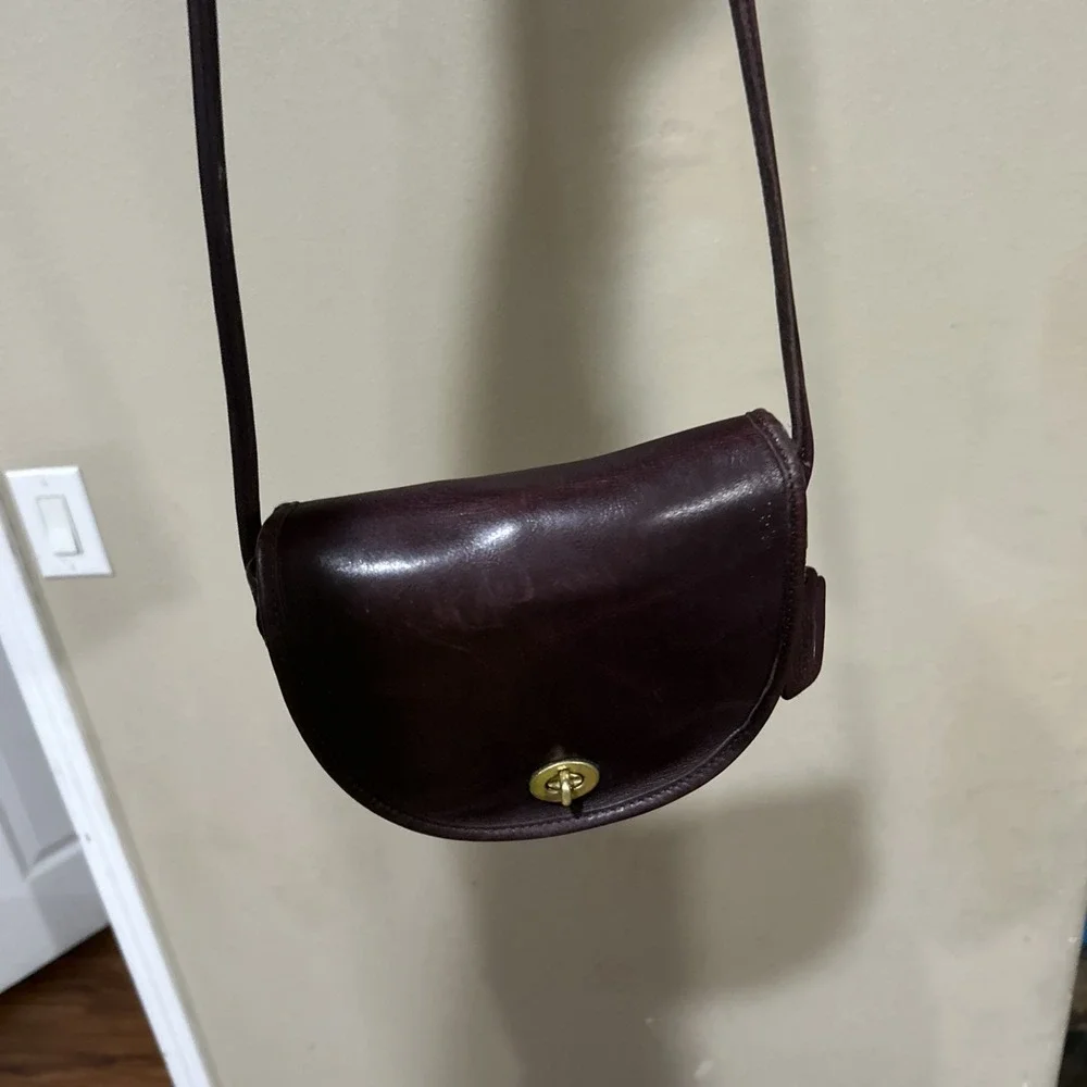 Vintage Leather Coach Bag Brown Mohagony Turnlock 0221-223 Shoulder Crossbody